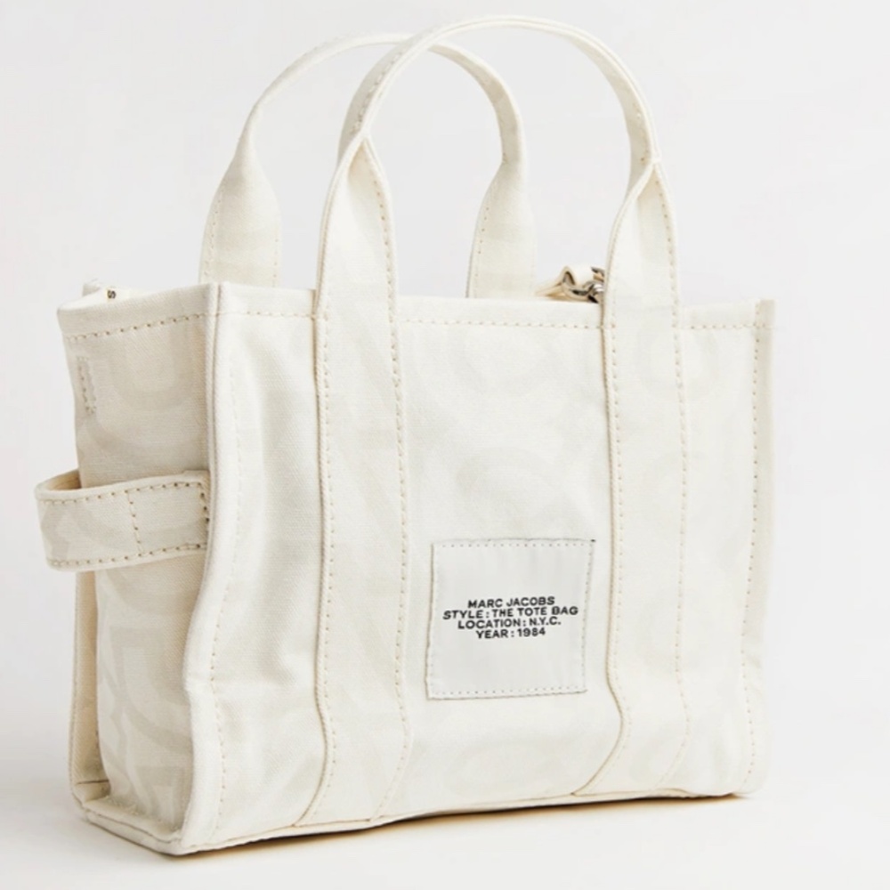 Marc Jacobs The Small Canvas Outline Monogram Tote Bag - Eggshell/Optic White